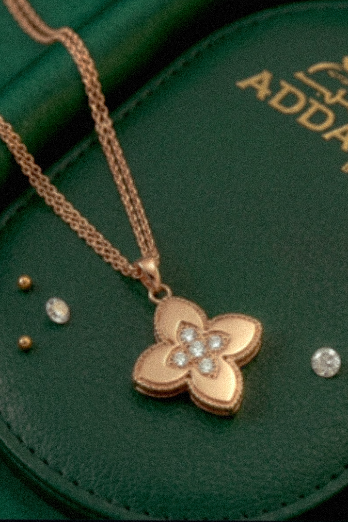 Luxury gold jewellery piece